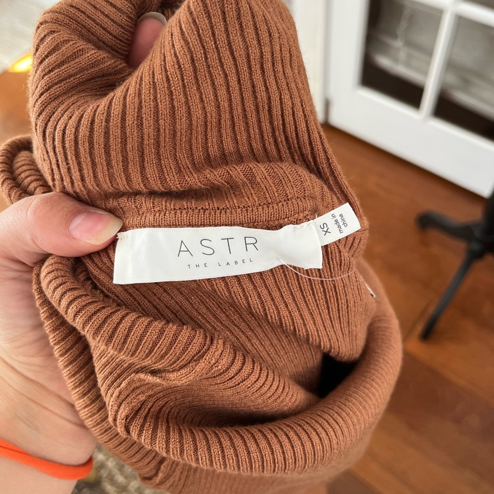 Astr Camel Ribbed Knit Dress - Picture 9 of 11